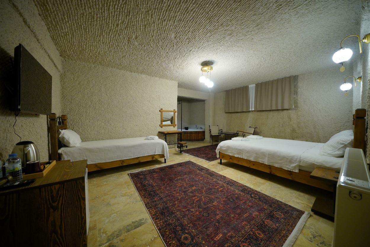 Family Cave Room with Jacuzzi 104